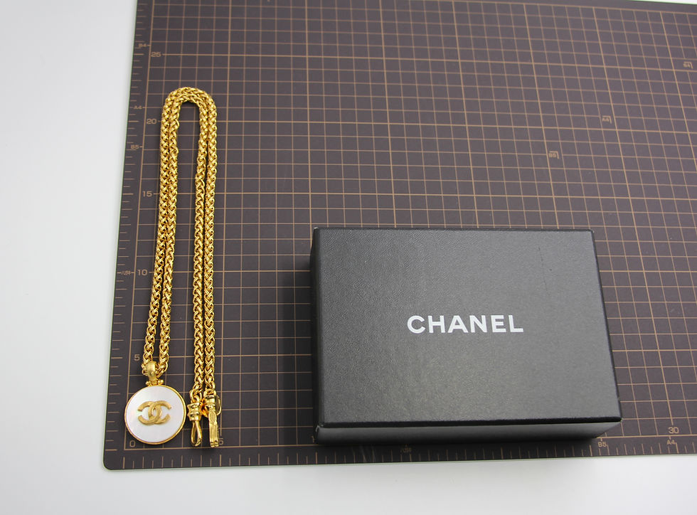 Thumbnail: Chanel Vintage 95A Mother-of-Pearl Gold-plated Short Stacking Strap Long Necklac