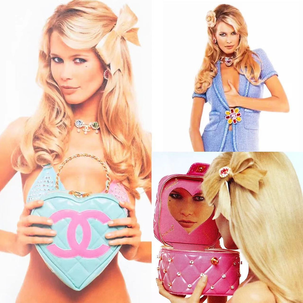 Thumbnail: Chanel Vintage 95年Barbie CC Heart vanity bag