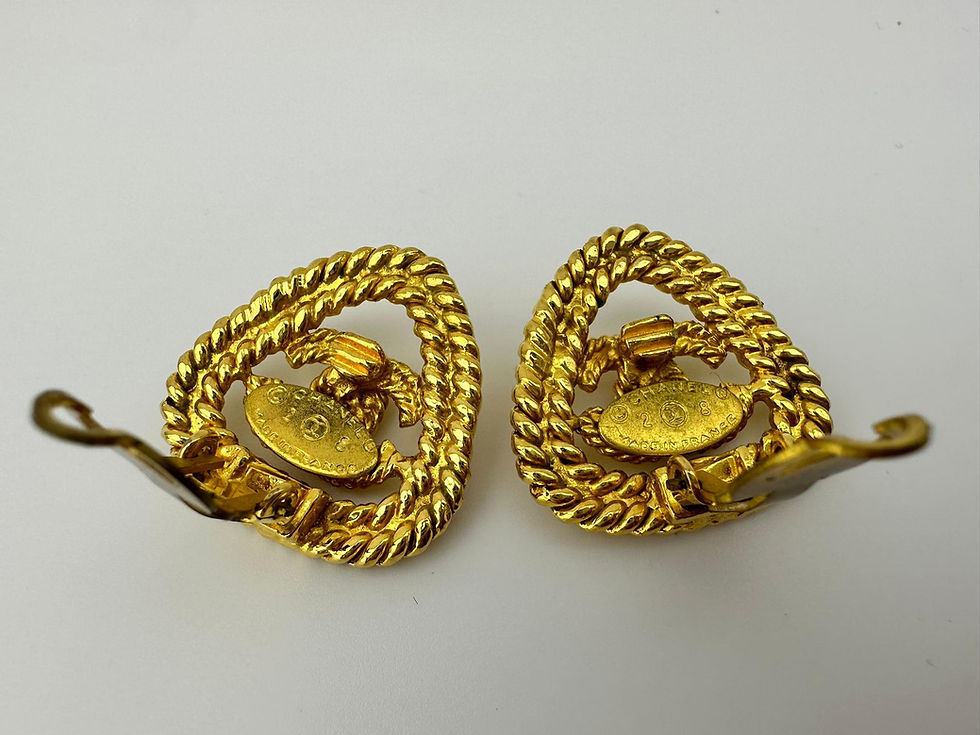Thumbnail: 1991 Chanel vintage triangular gold-plated earrings