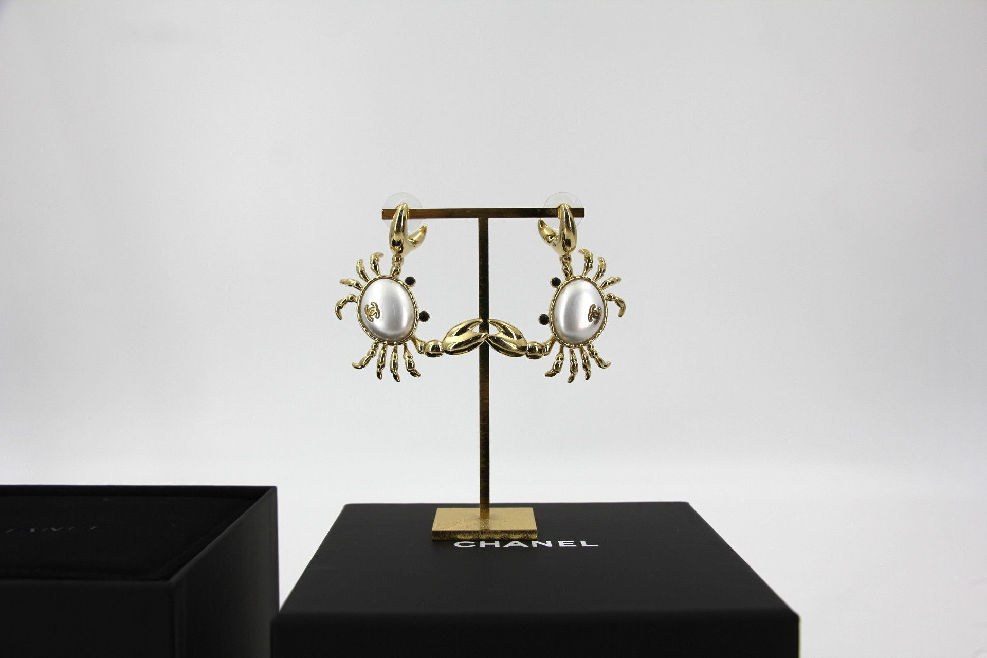 Chanel 26M Imitation Pearl and Metal Crab Stud Earrings