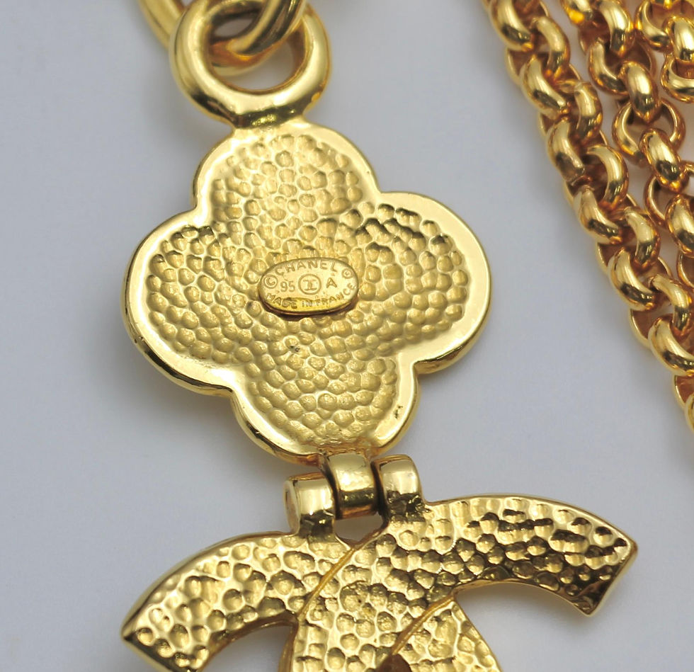 Thumbnail: Chanel Vintage 95A Gold-Plated Plain Gold Flower Necklace