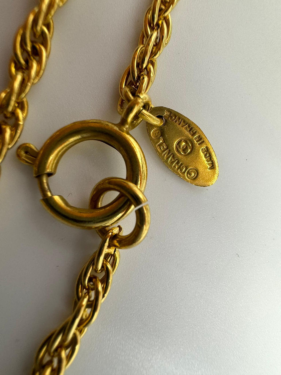 Thumbnail: Chanel Vintage 81-85 Gold-plated Chain Collarbone Necklace
