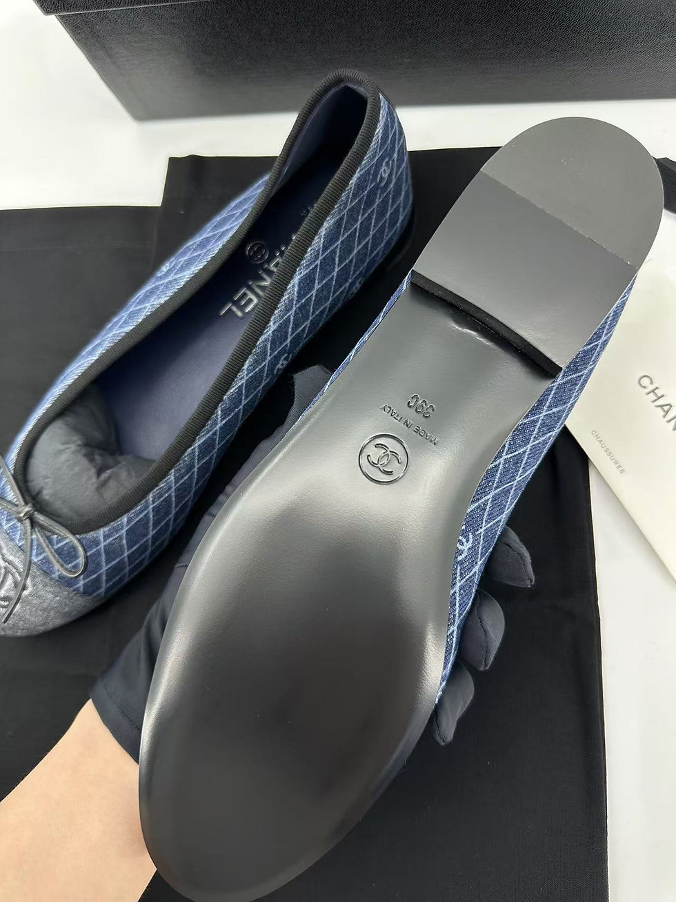 Thumbnail: Chanel 25P Denim Ballet Flats Size 39 in Navy Blue & Dark Grey