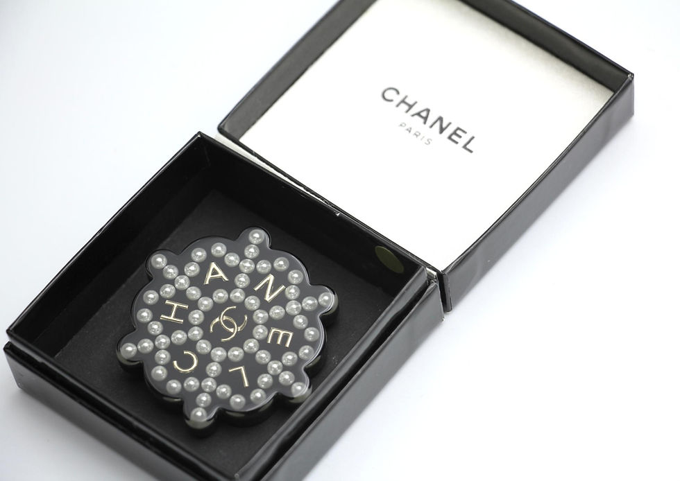 Thumbnail: Chanel 18B Resin Imitation Pearl Snowflake Black and White Brooch