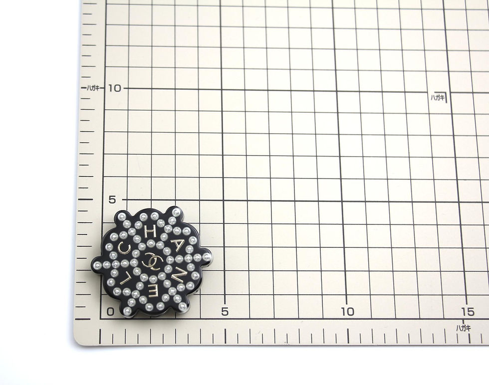 Thumbnail: Chanel 18B Resin Imitation Pearl Snowflake Black and White Brooch