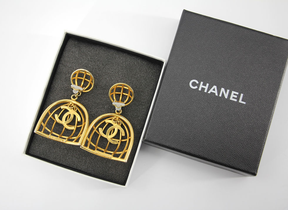Thumbnail: Chanel Vintage 92 Gold-Plated Birdcage Clip-on Earrings