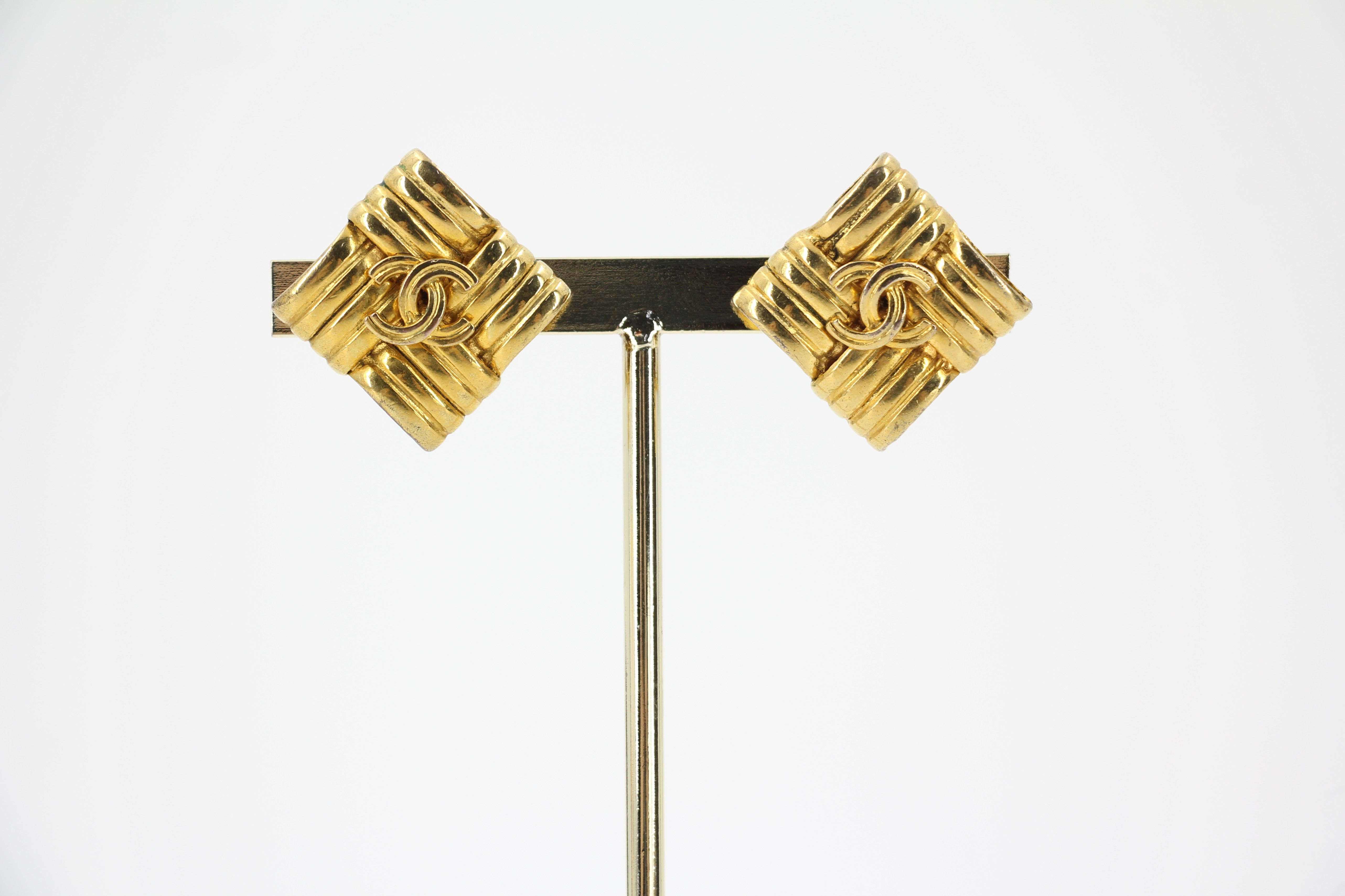Chanel Vintage 96P Gold-plated Diamond-shaped  Clip-on Earrings