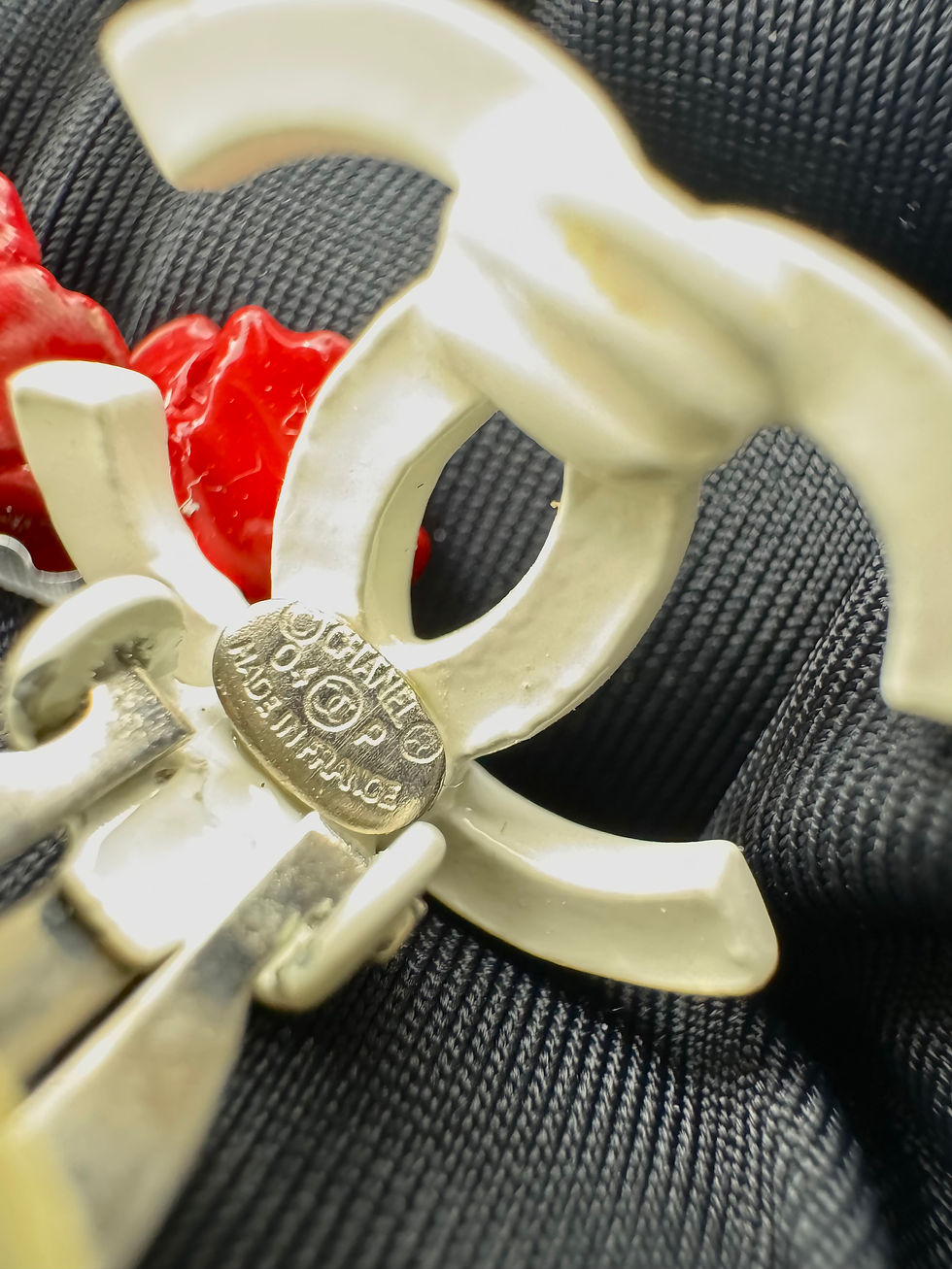 Thumbnail: Chanel Vintage 04P Resin Red Flower Clip On Earrings 