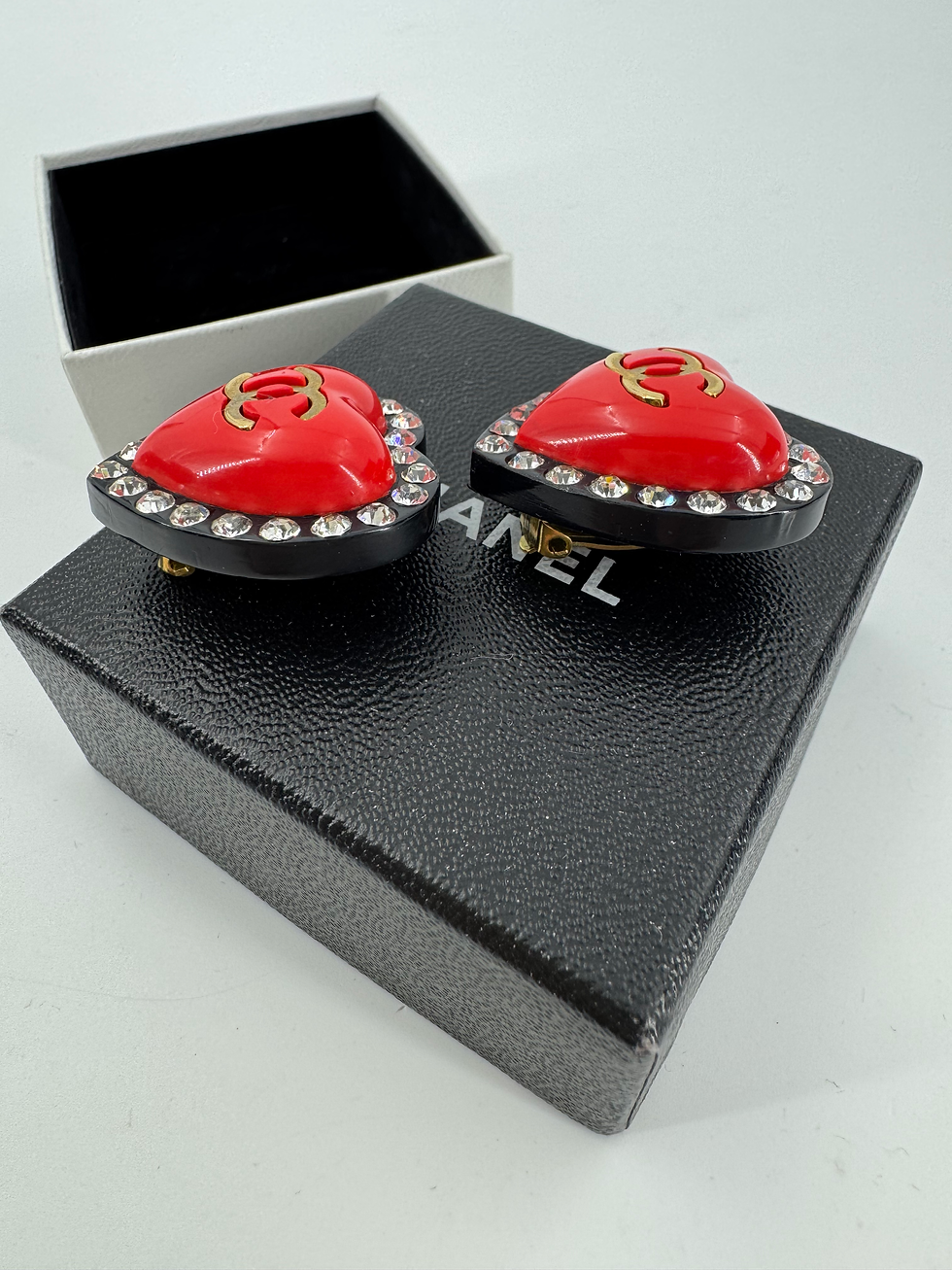 Thumbnail: Chanel Vintage 95P Rhinestone & Gold Plated Heart Black and Red Clip-on Earrings