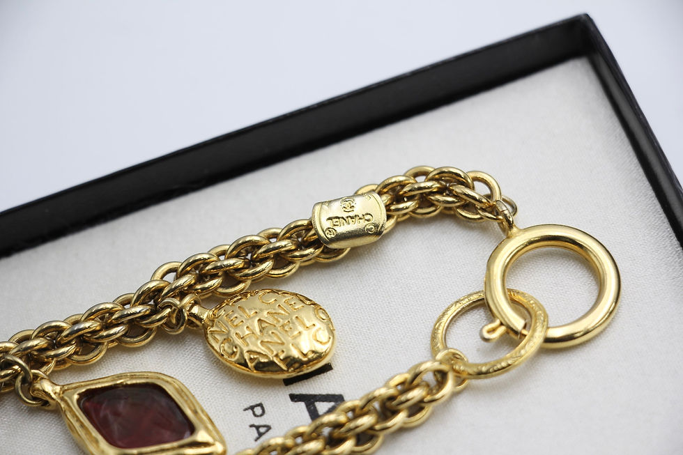 Thumbnail: Chanel Vintage Gripoix Red and Green Gold Plated Necklace 