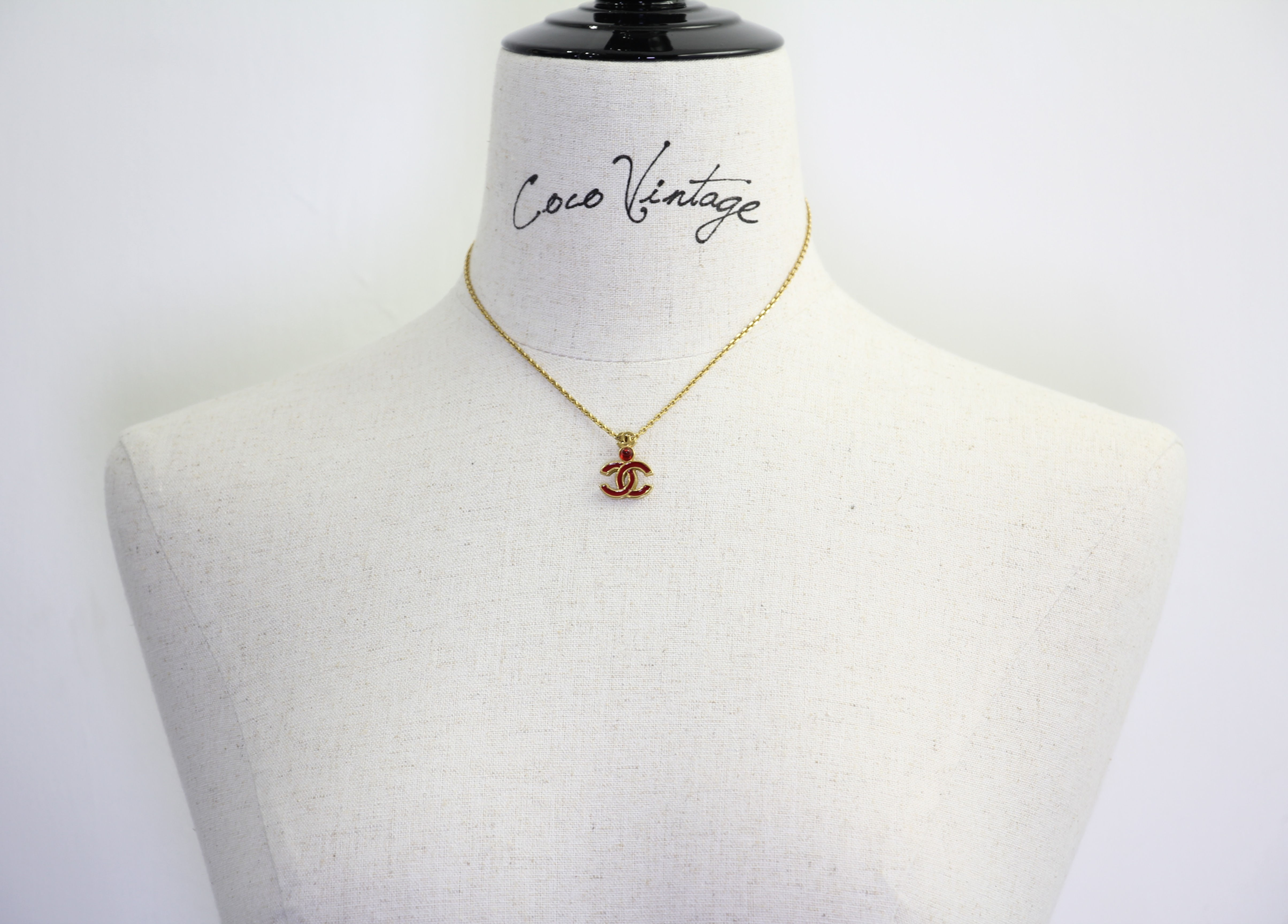 Chanel Vintage 40-70 Enamel Red Depose Gold Necklace
