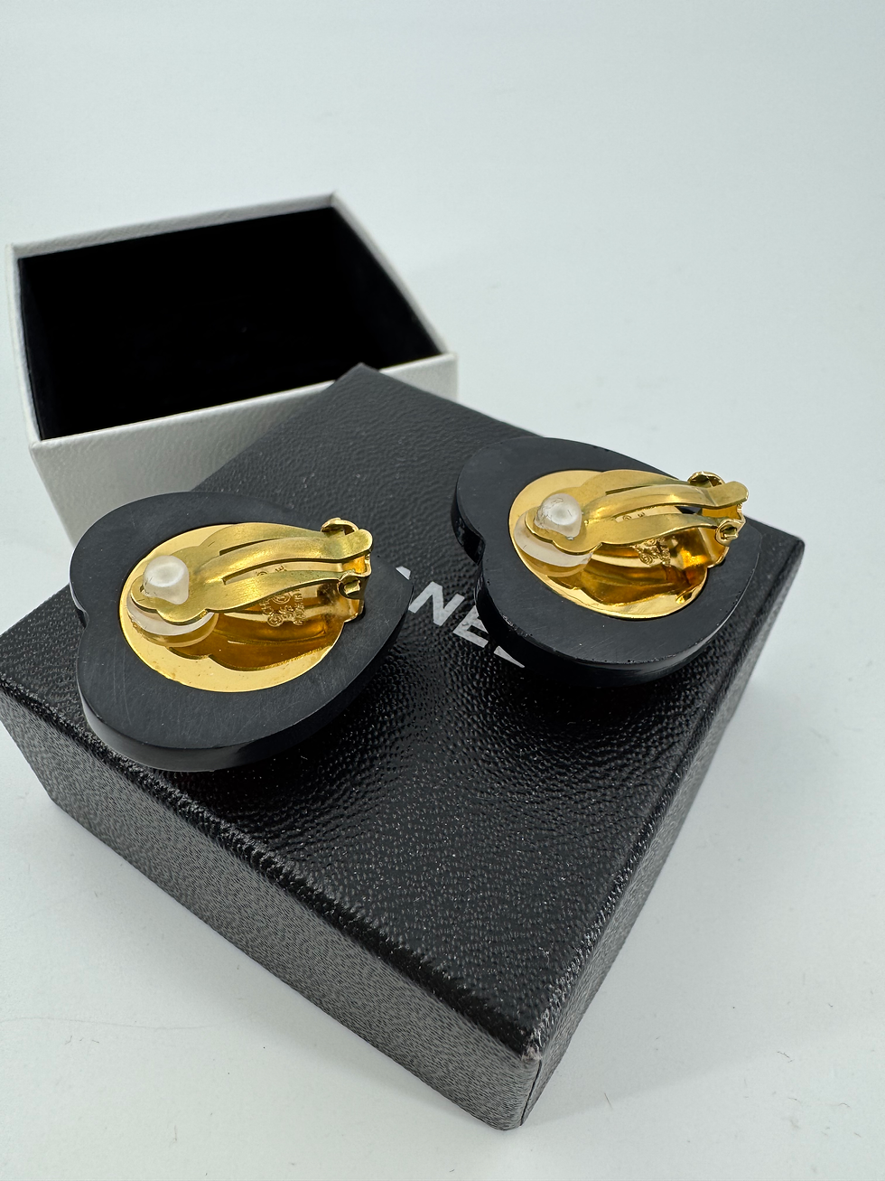 Thumbnail: Chanel Vintage 95P Rhinestone & Gold Plated Heart Black and Red Clip-on Earrings