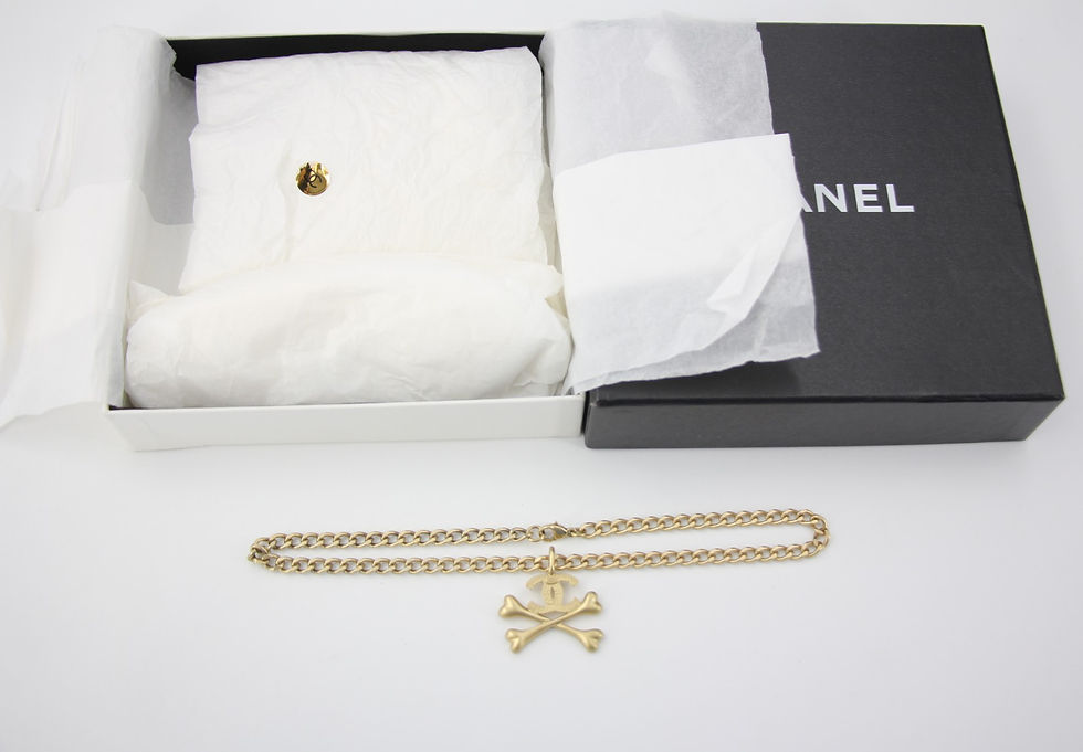 Thumbnail: Chanel Vintage 03P Gold-plated CC Enamel White Skull Necklace 