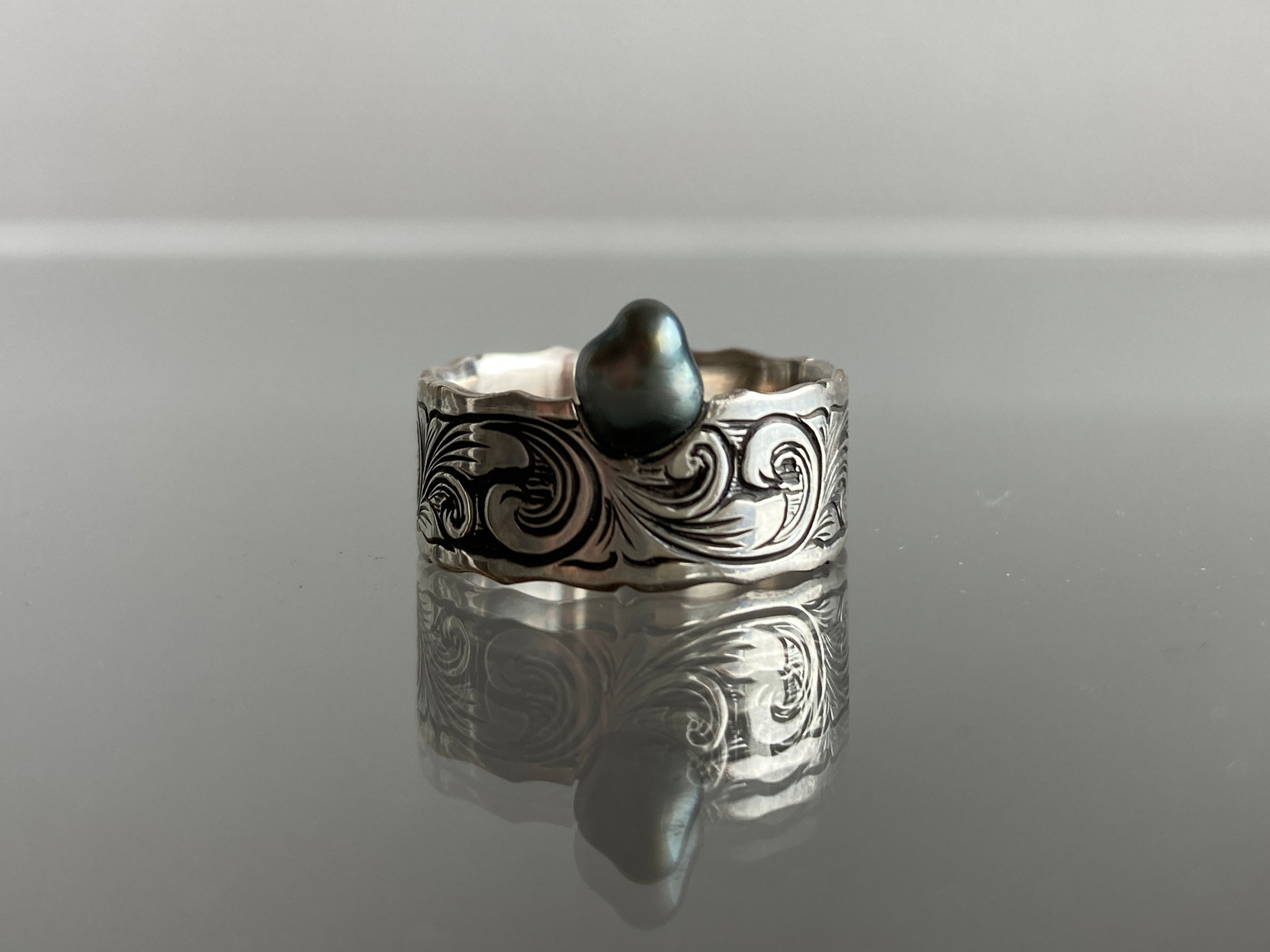 Arabesque Pearl Ring