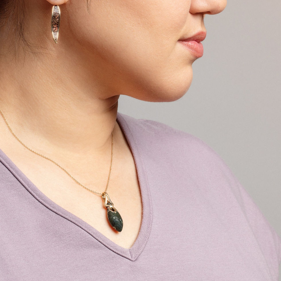 Thumbnail: Tumbler Elongated Droplet Pendant