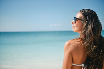 Femme par la mer