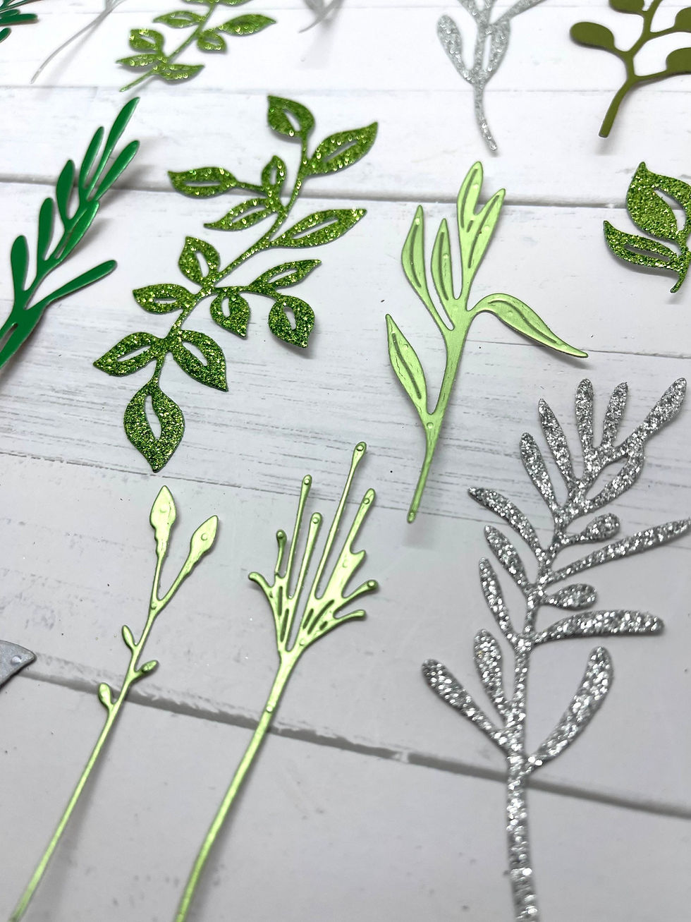 Thumbnail: Die Cuts Fun Leaf Sprays 20 Pieces Foil Mirror Basic Cardstock Leaves for Cards