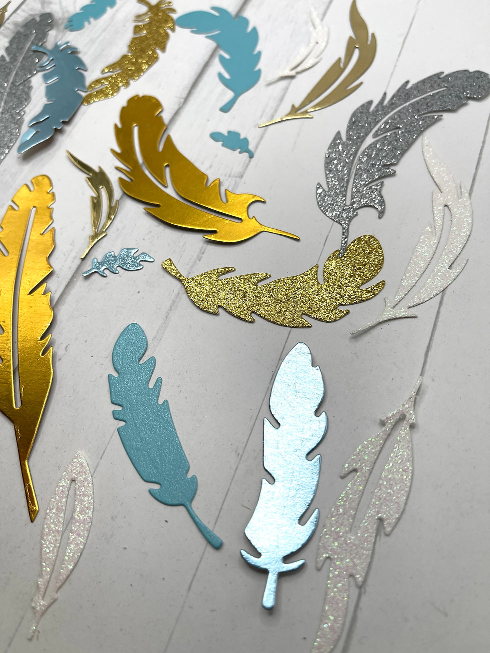 Thumbnail: Die Cuts Feathers 21 Pieces Foil Basic Cardstock Feather Die Cuts Feathers