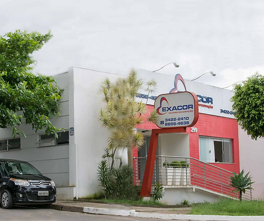 Frente da clínica