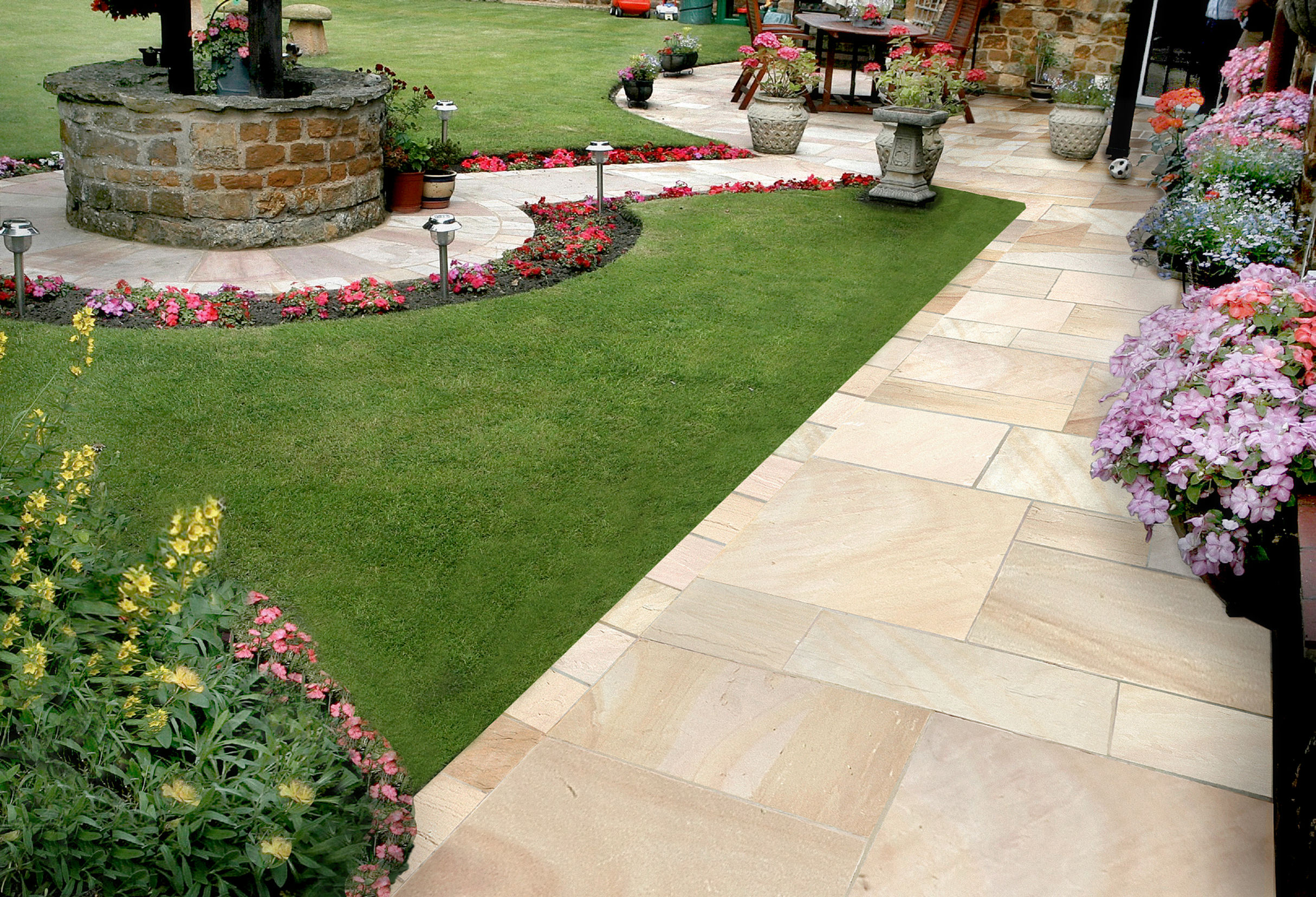 Whitchurch camel sandstone paving Strata