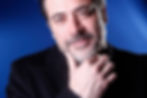 Jeffrey Dean Morgan posing