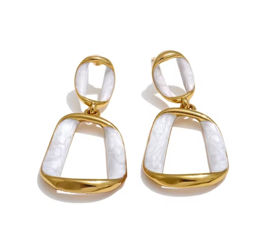 boucle d'oreilles en émail blanc et acier inoxydable