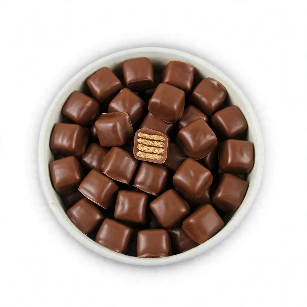 Tigela com cubos de chocolate Kit Kat Pop Choc para topping de sobremesas.