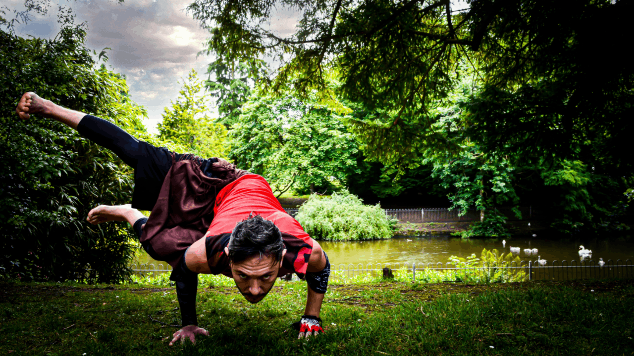 eka pada parsva bakasana.gif