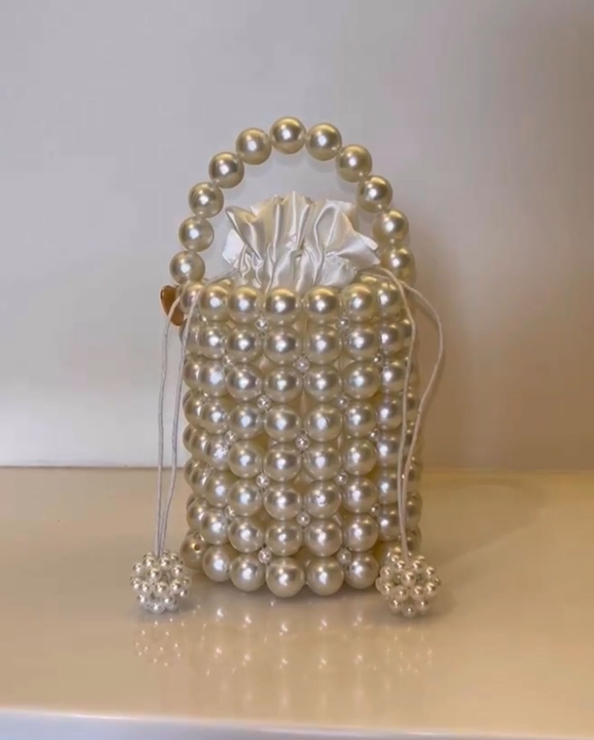  Pearl full white Bucket Bag