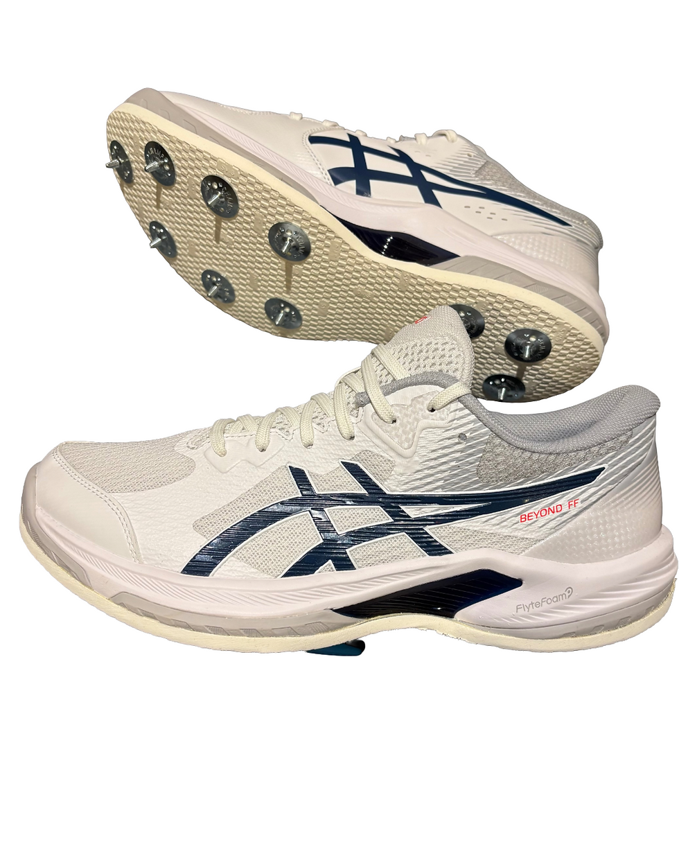 Thumbnail: Spiked Trainers - Asics - Size 9