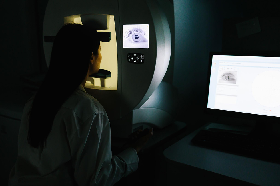 Exame de OCT utilizado para avaliação do nervo óptico no glaucoma.