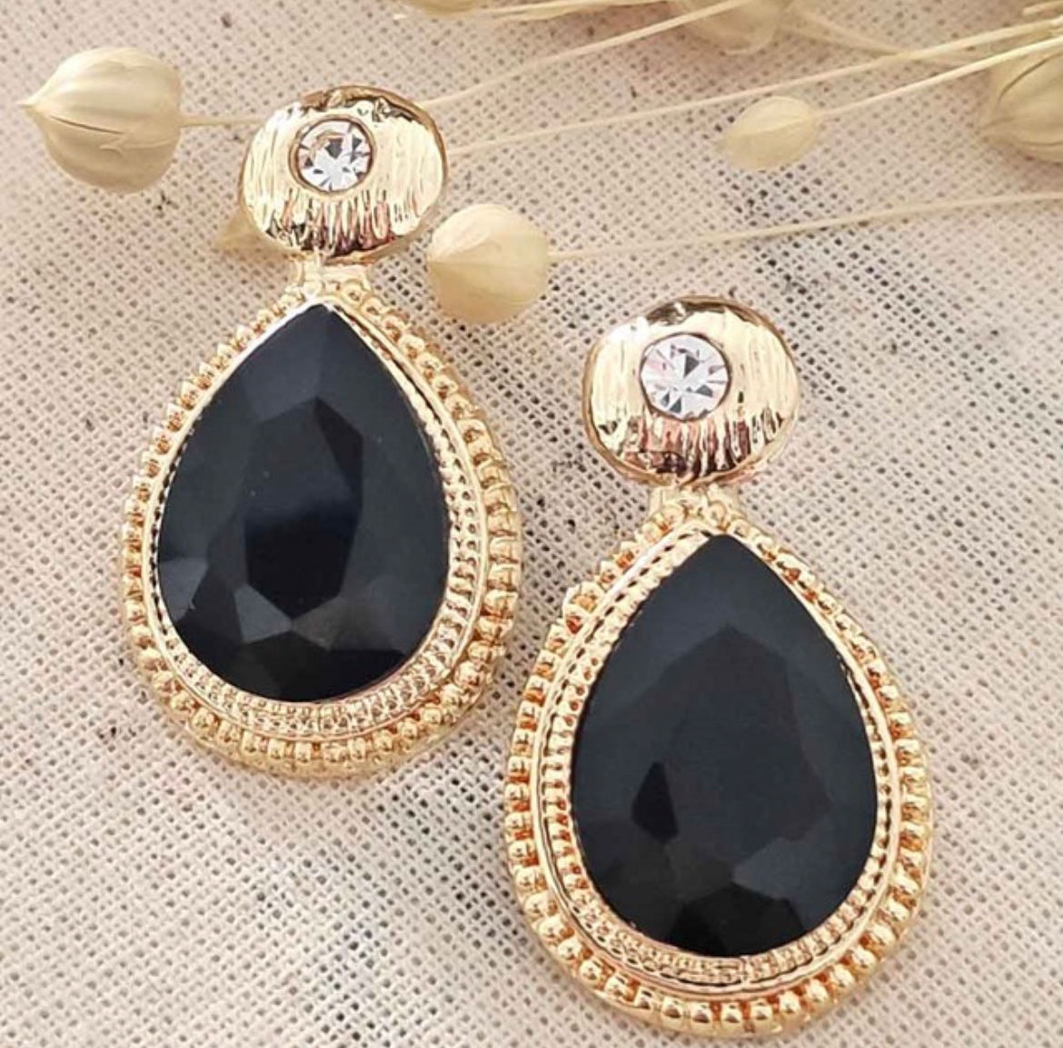 Boucles d’oreilles laiton doré à l’or fin et zircons noirs