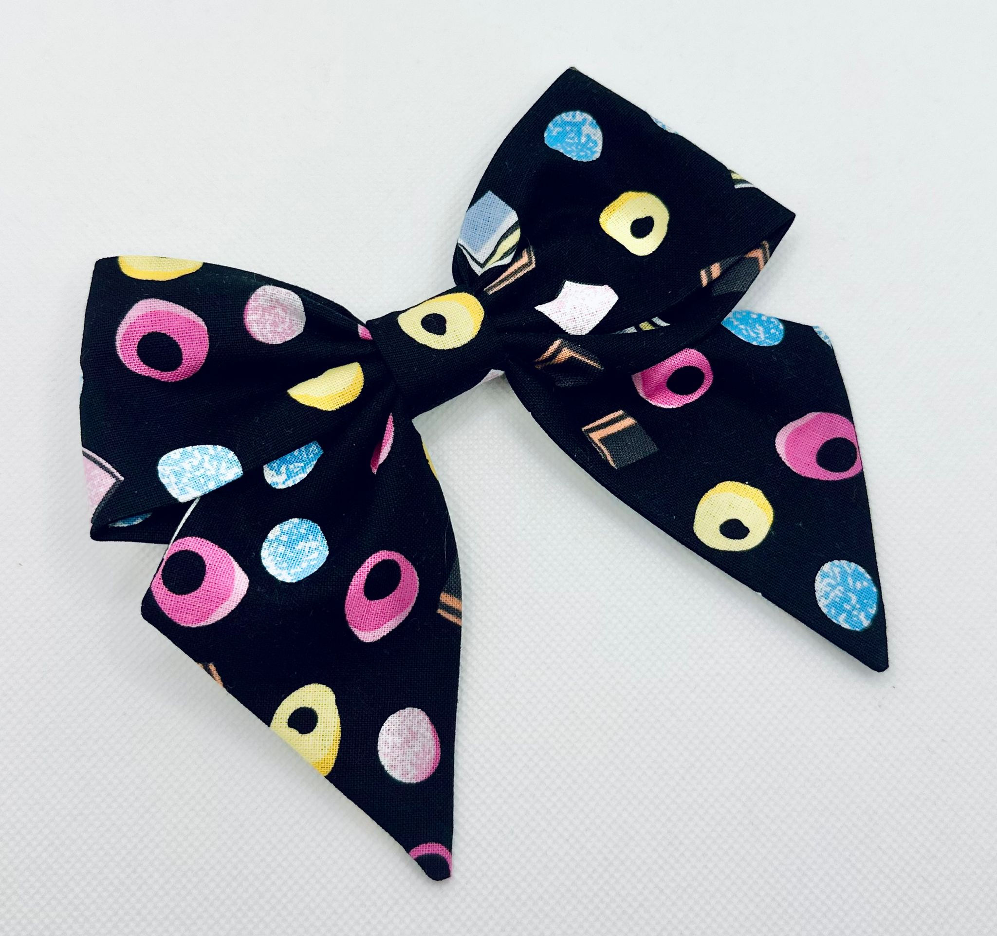 Liquorice Sweets Holly Bow