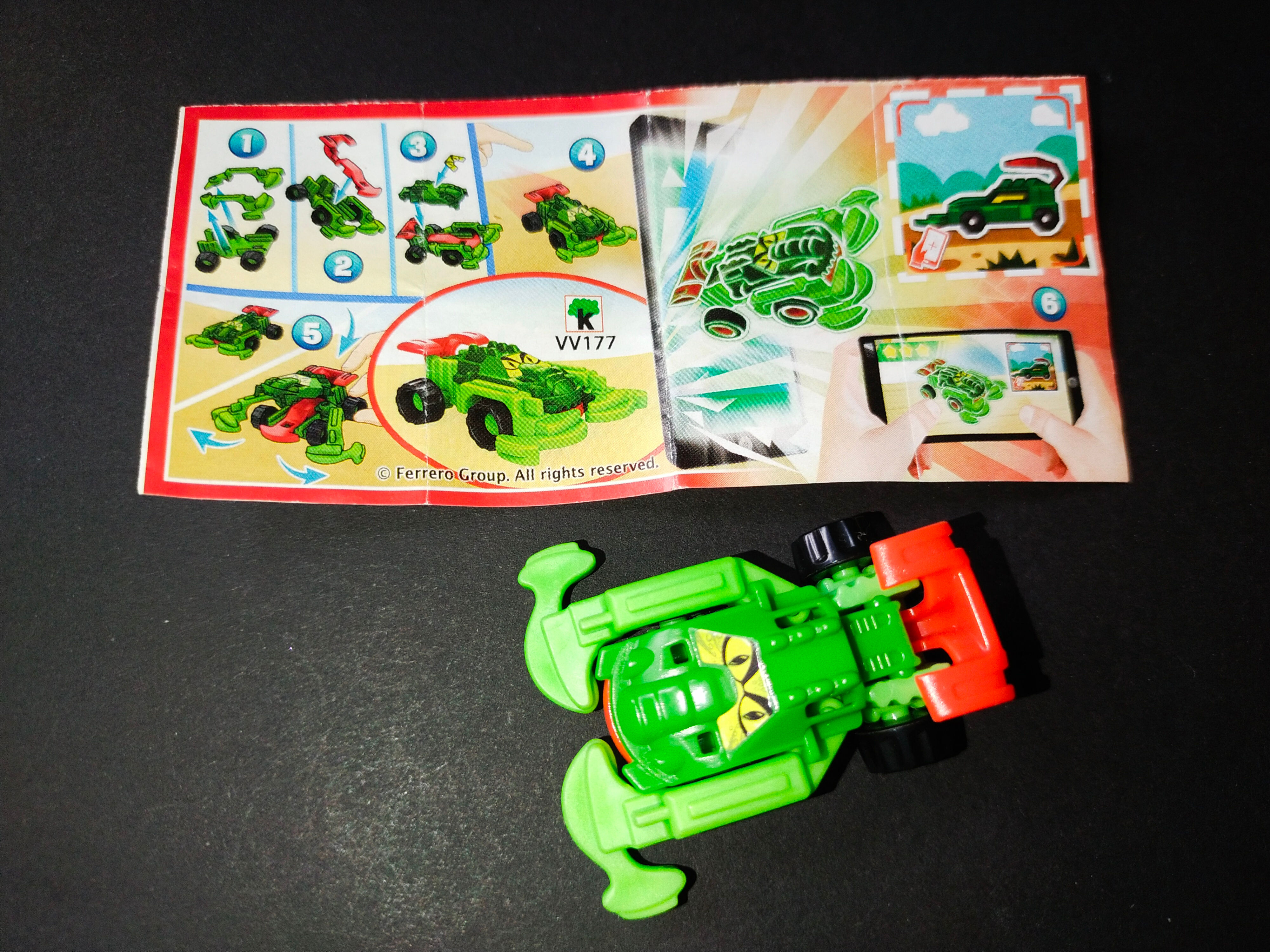 Zelené magnetické autíčko s návodem