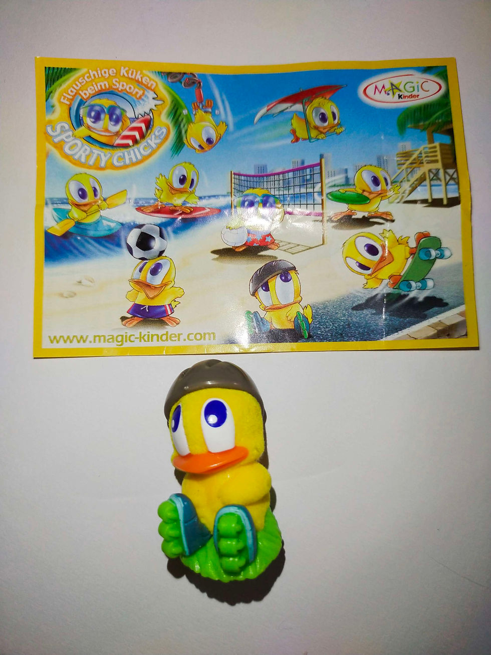 Figurky kachničky surfař a sběratelská kartička