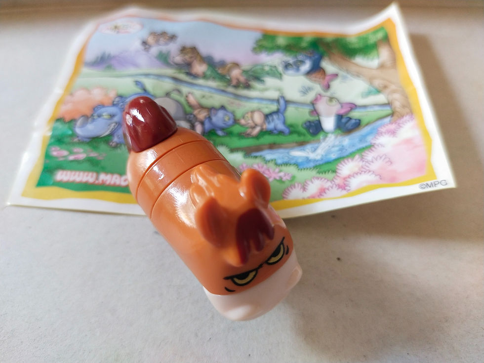 Roztomilý hnědý koník z Kinder vajíčka