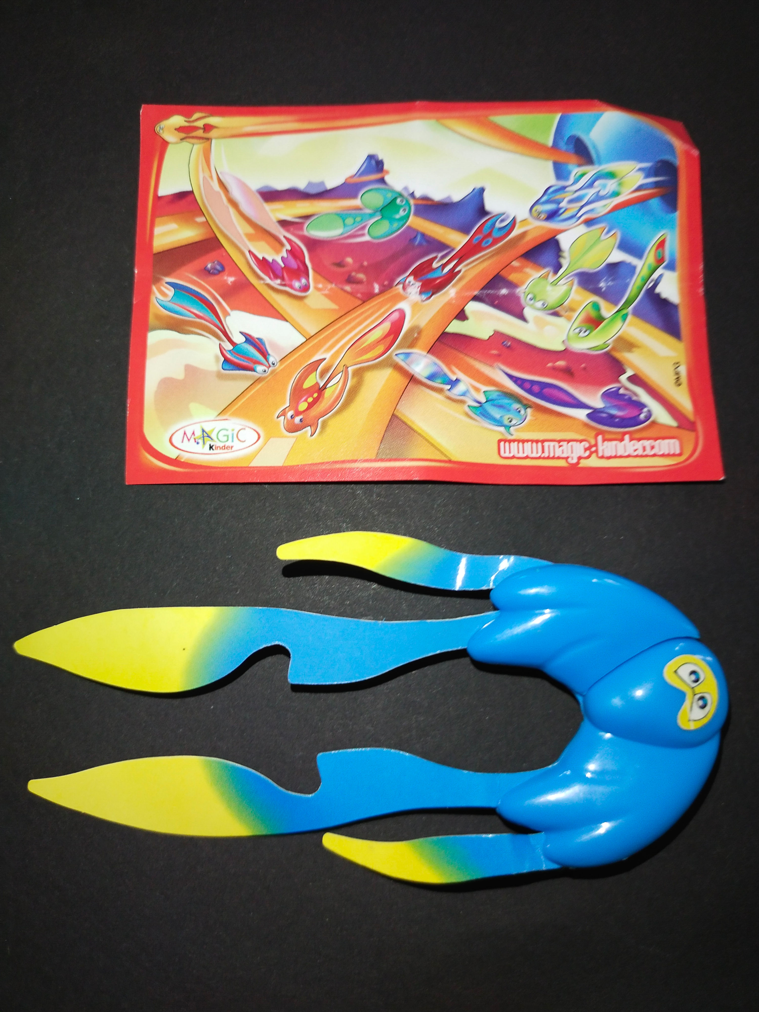 Modrý a žlutý závodní stroj Fantasy Hračka s číslem 8