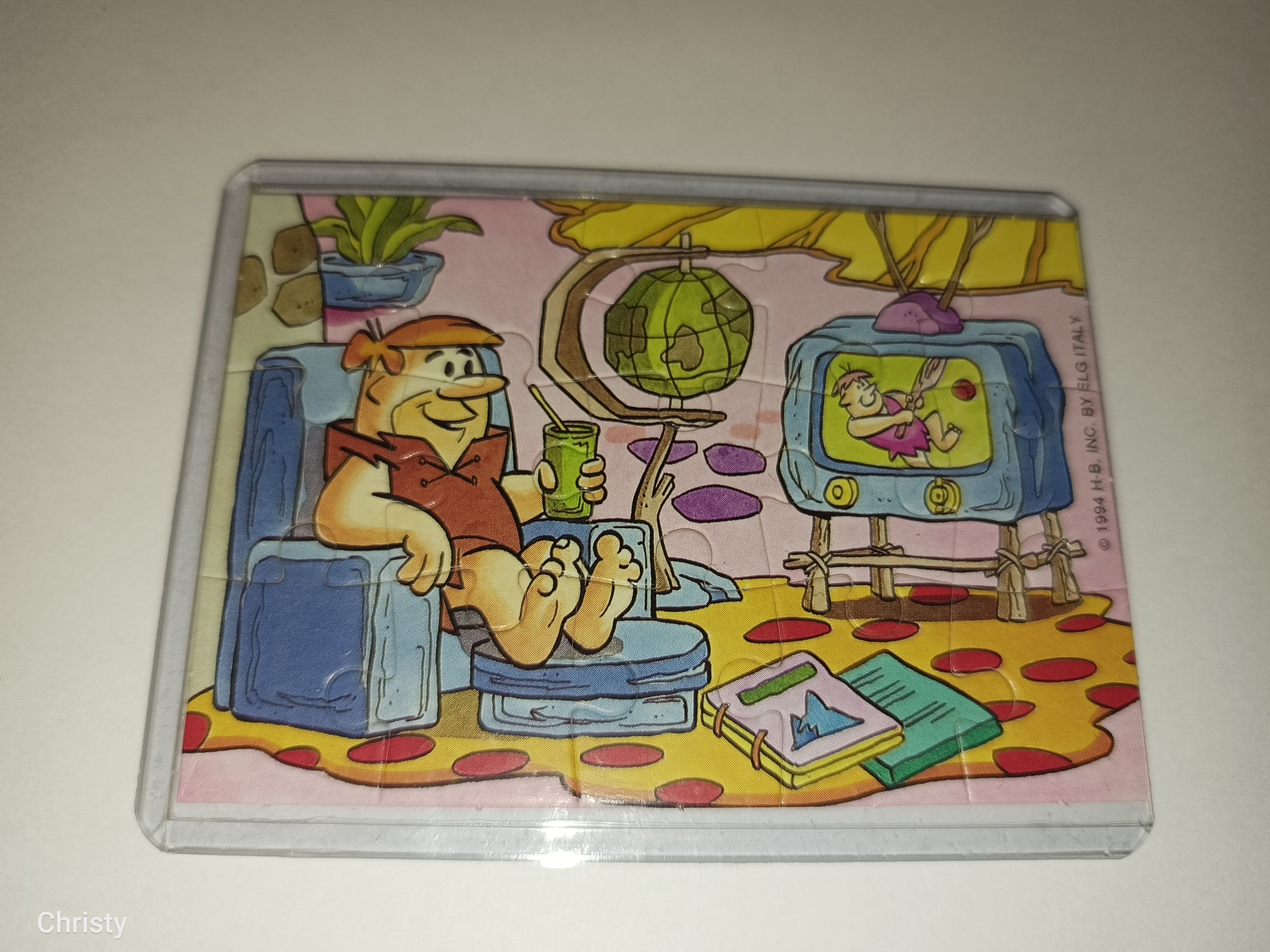 Obrázek: Vilma s Oskarem u televize