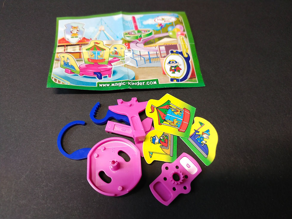 Sada plastových hraček a obrázkový návod