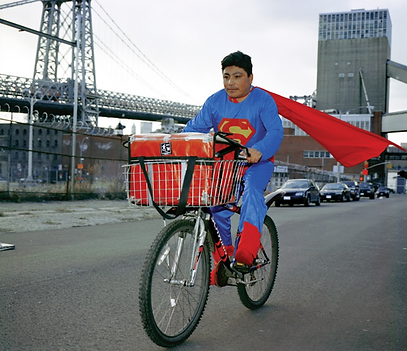 Dulce Pinzon Superman.png