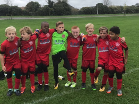 Eagles cruise to a comfortable victory .