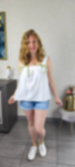 Débardeur léger et féminin blanc avec citron