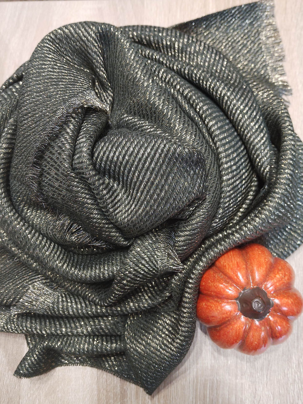 Foulard épais 3 coloris avec fils dorés, femme