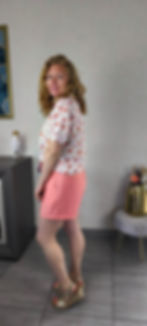 Short fluide corail avec ceinture assortie