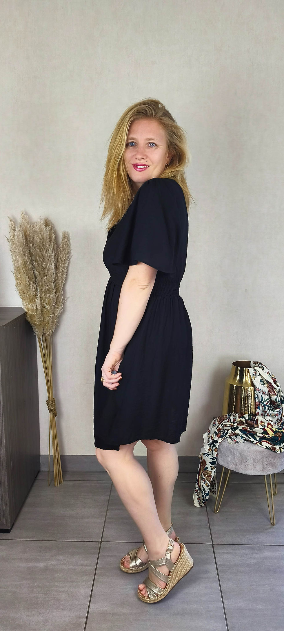 Miniature : Robe BEA fluide col V – Nouvelle coupe flatteuse du 36 au 50 ✨