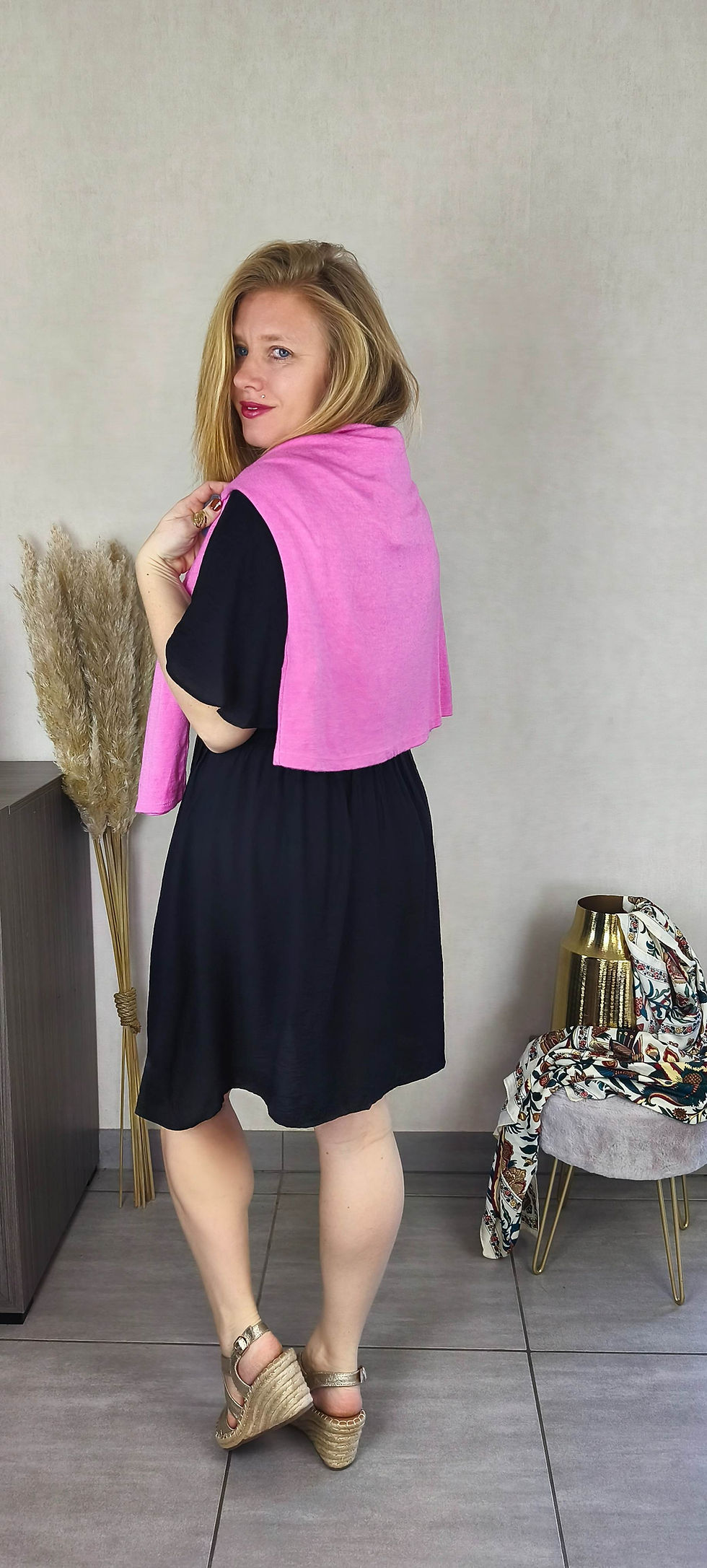 Miniature : Robe BEA fluide col V – Nouvelle coupe flatteuse du 36 au 50 ✨