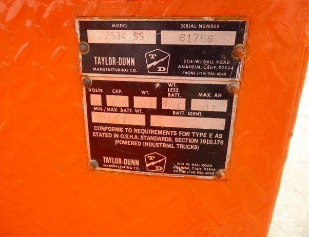 Taylor Dunn SS-025-34 SN 5383 f.jpg