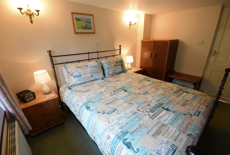 Ground floor kingsize bedroom