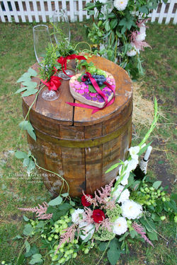 Винная бочка -столик для церемонии