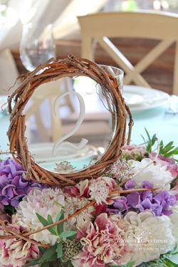 Зеркало - номерок на стол.